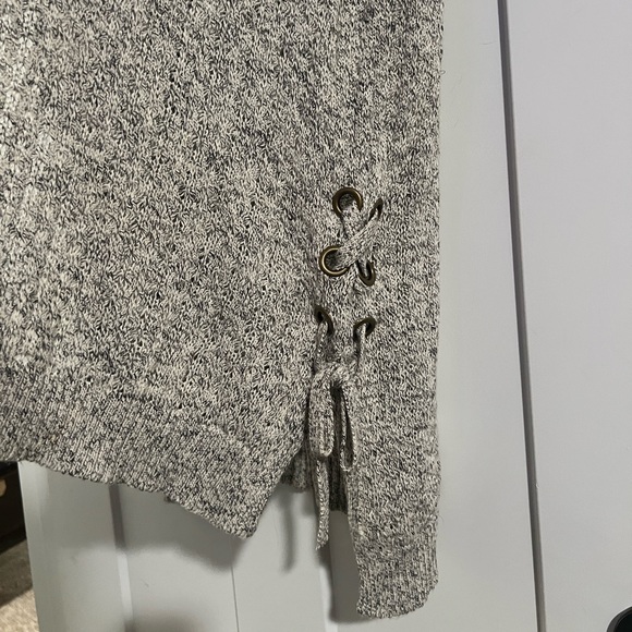 Cato drape/loose sweater vest with side cross ties 22/24 - Picture 4 of 4